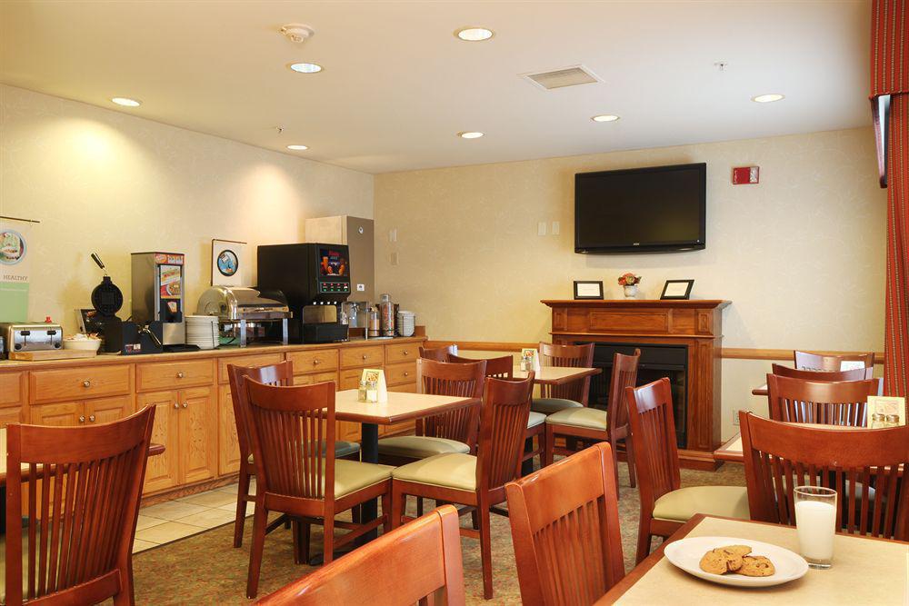 Country Inn & Suites By Radisson, Davenport, Ia Restoran gambar